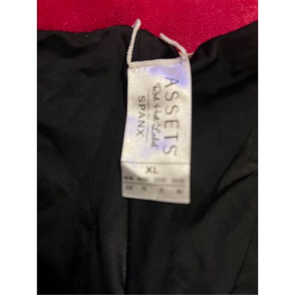 Assets Red Hot Label by Spanx XL Flipside Firmers Mid Thigh Reversible Shapers - Picture 7 of 11